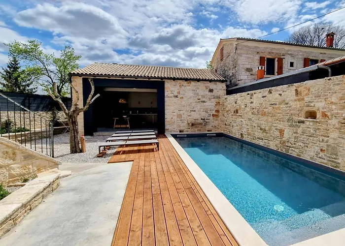 !!New 2023!! Villa Qualia - Heated Pool, 4 Bedrooms, Modern Interior